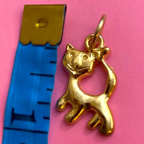5/$10❤️❤️❤️NEW ROSE GOLD TONE ALLOY CAT CHARM PENDANT - Picture 2 of 2